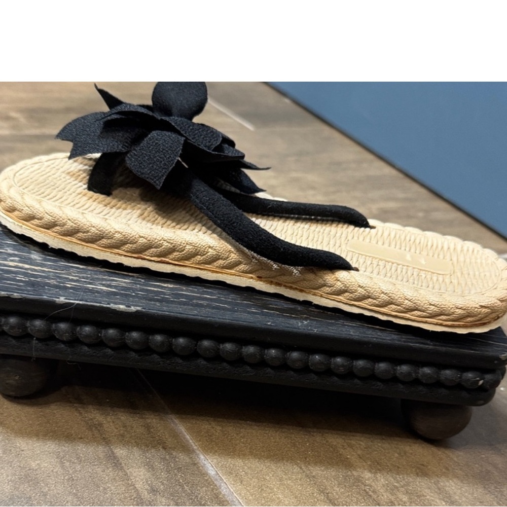 Black Flower Flip Flop Sandals Straw Look Beach Slides Size 8 - Picture 2 of 2